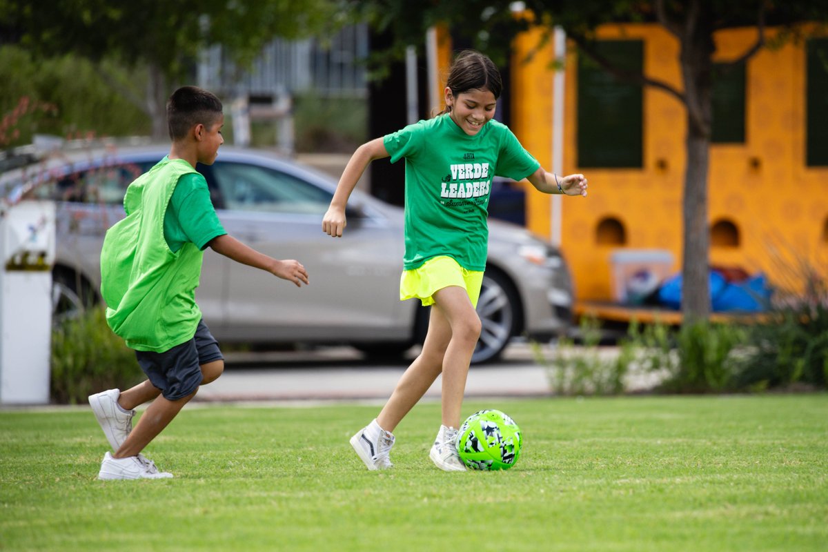 4ATXFoundation's tweet image. That's a wrap on our second week of Verde Leaders Summer Camps with @theARFoundation! 💚⚽️
Last week's camp was presented by Swish Dental and closed out with a special day at @Q2Stadium.
Proud to help students grow as leaders on and off the pitch — igniting leadership journeys…