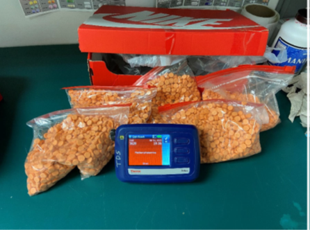 DMAnews1's tweet image. Saugus man charged in 8-count indictment for allegedly conspiring to distribute thousands of pills containing meth and fentanyl. Allegedly possessed over 5,000 meth pills inside shoebox.
READ: justice.gov/usao-ma/pr/sau…
