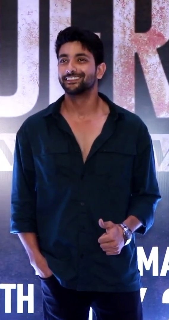 Pujaaghosh_'s tweet photo. Permission to scream? 😭🔥 Because when Fahmaan walks and strikes that pose…you are dangerously handsome and my poor fangirl heart was NOT ready! He owns the moment, even time pauses to admire ✨✨✨
@fahmaankhan
#FahmaanKhan https://t.co/Ib4qKCCaws