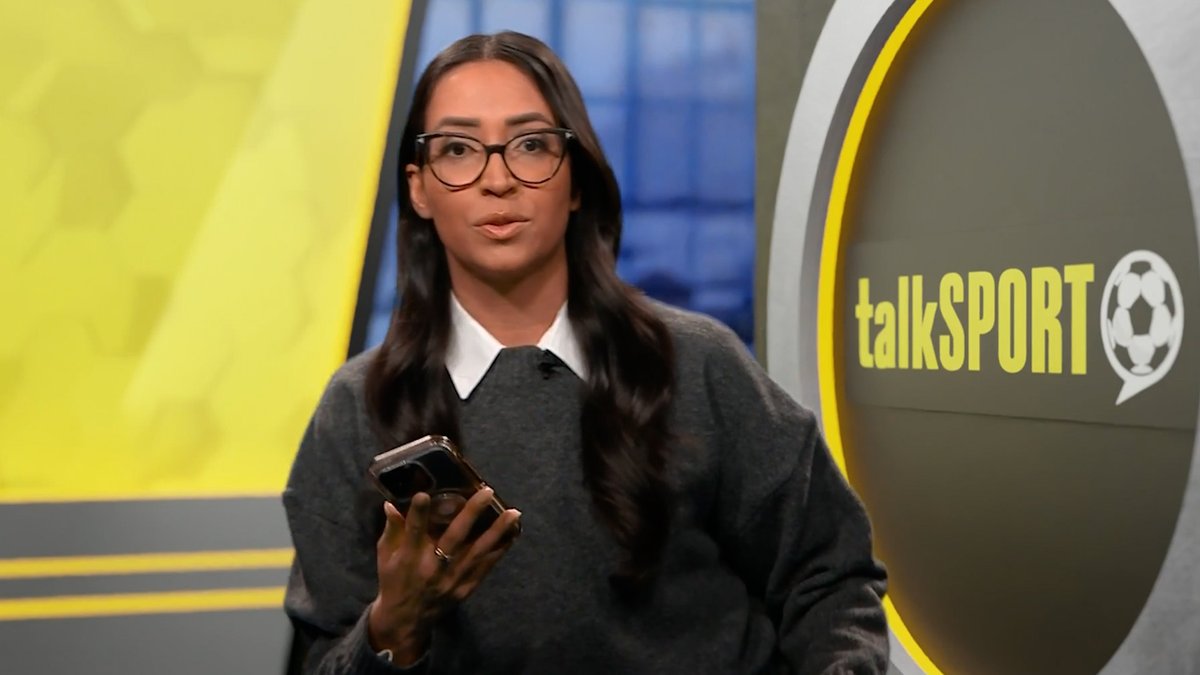 AngelinaKelly's tweet image. Found some very serious and professional BTS snaps of me being a very serious and professional broadcaster 😂
(Back on the @talkSPORT YouTube channel today with another episode of The Window)