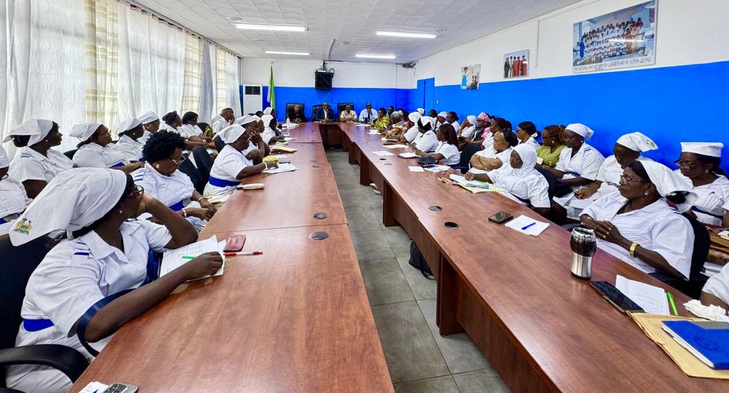 mohs_sl's tweet image. “I have confidence, I have hope and I have trust in your ability to improve healthcare in this country.” @DembyAustin was addressing hospital matrons earlier today on the issues of improving ethical standards, professionalism, compassion & pride in providing care to patients.