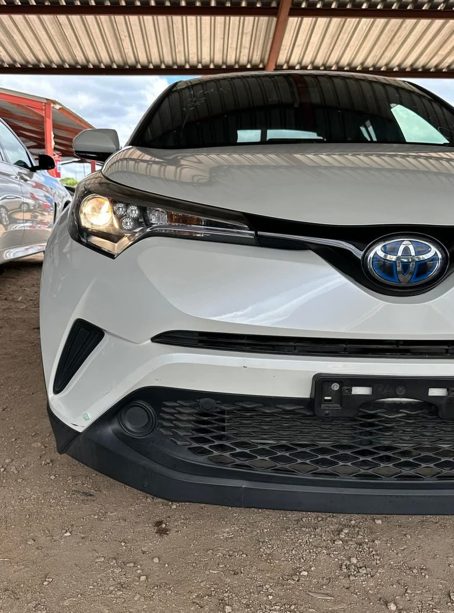 mikesfreightt's tweet photo. Toyota  Chr Hybrid 
2017.02
1790 cc
Grade 4 
Price excluding duty $13800
+263 71 761 7166 https://t.co/wBSpLwCEeU