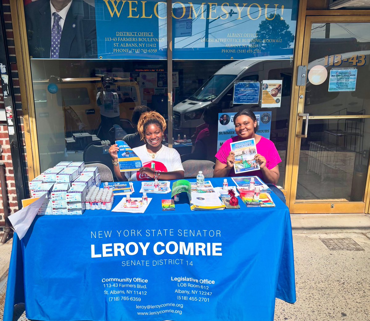 LeroyComrie's tweet image. Our young leaders were outside the office today sharing resources and engaging with the community. Their commitment to service is inspiring and a reminder of the bright future ahead.
#TeamComrie #YoungLeaders #QueensStrong