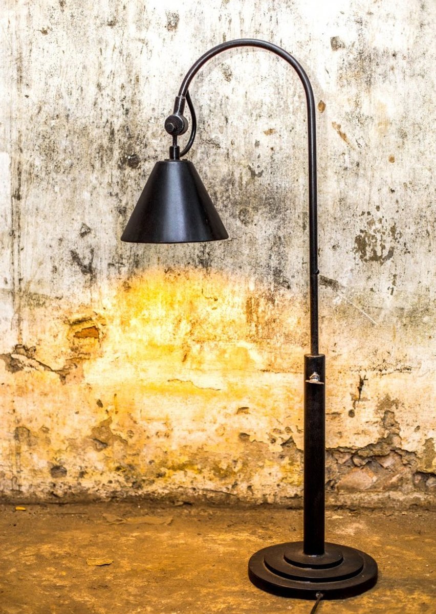 LukatryL's tweet image. #PetiteMaisonLamp #RusticLighting #FarmhouseDecor #CozyCornerStyle #SmallSpaceLiving
#VintageInspiredDesign #CompactLamp #RusticCharm #WarmGlow #ArtisanLighting
#HomeWithHeart #LukaTryStyle #CountryModern #HandcraftedDecor #CottageCoreStyle
#FunctionalBeauty #MiniLampLove