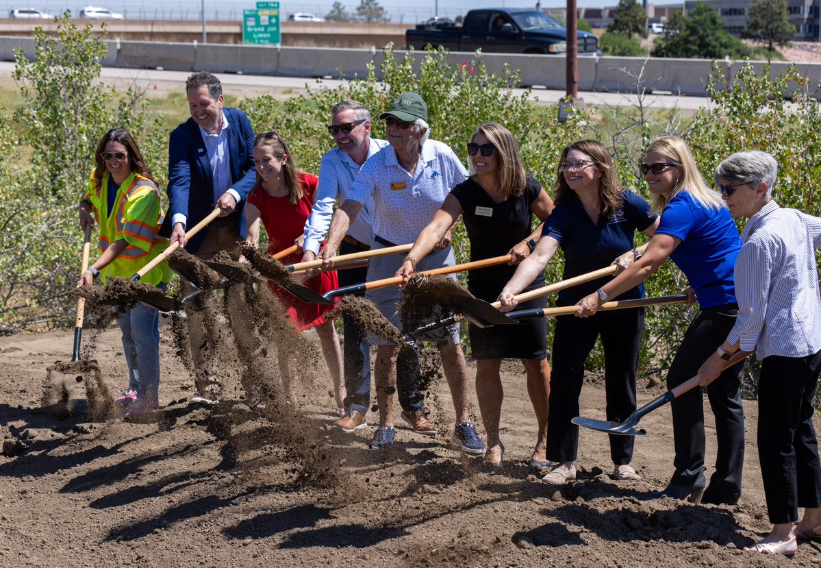 FTA_DOT's tweet image. .@coloradodot and the @CityofLoneTreeCO recently broke ground on the Lone Tree Mobility Hub, an upcoming transit facility that will make it easier for riders to connect between local shuttles, light rail, and regional buses, all without needing to drive or park. Located near…