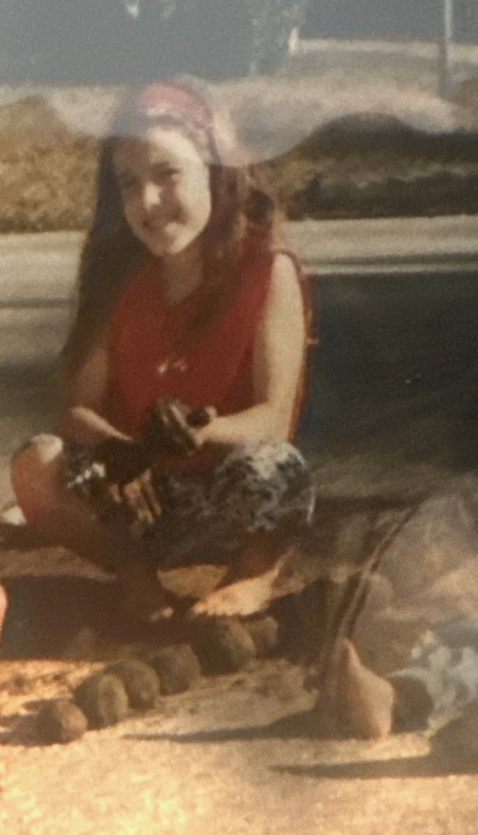 leonardkl's tweet image. Past Kim super on brand. Here I am in Orlando, rolling mud into balls and crouching pigeon toed. Second grade.