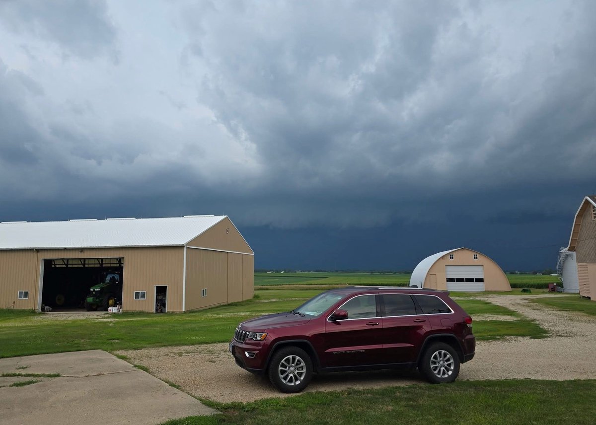 ReadyIllinois's tweet image. Got storms? Add photos and tell us your go-to weather preparedness tip.
#ILWx