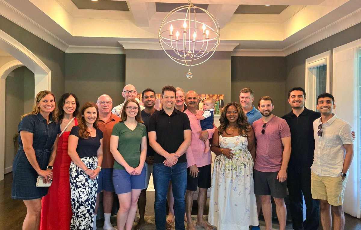 maninbsir's tweet image. Casual & formal welcome luncheon to the incoming trainees in Integrated/ Independent IR /ESIR @WashUIR @WashUMedMIR @SIRRFS @SIRspecialists @kavaliIR house @ EPNEC room @BarnesJewish @stephkimMD APD @WashU # reddragon- darcy @Sushinsk #IRAD rocks. Rare sighting of Dr Picus