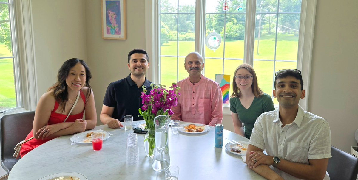 maninbsir's tweet image. Casual & formal welcome luncheon to the incoming trainees in Integrated/ Independent IR /ESIR @WashUIR @WashUMedMIR @SIRRFS @SIRspecialists @kavaliIR house @ EPNEC room @BarnesJewish @stephkimMD APD @WashU # reddragon- darcy @Sushinsk #IRAD rocks. Rare sighting of Dr Picus