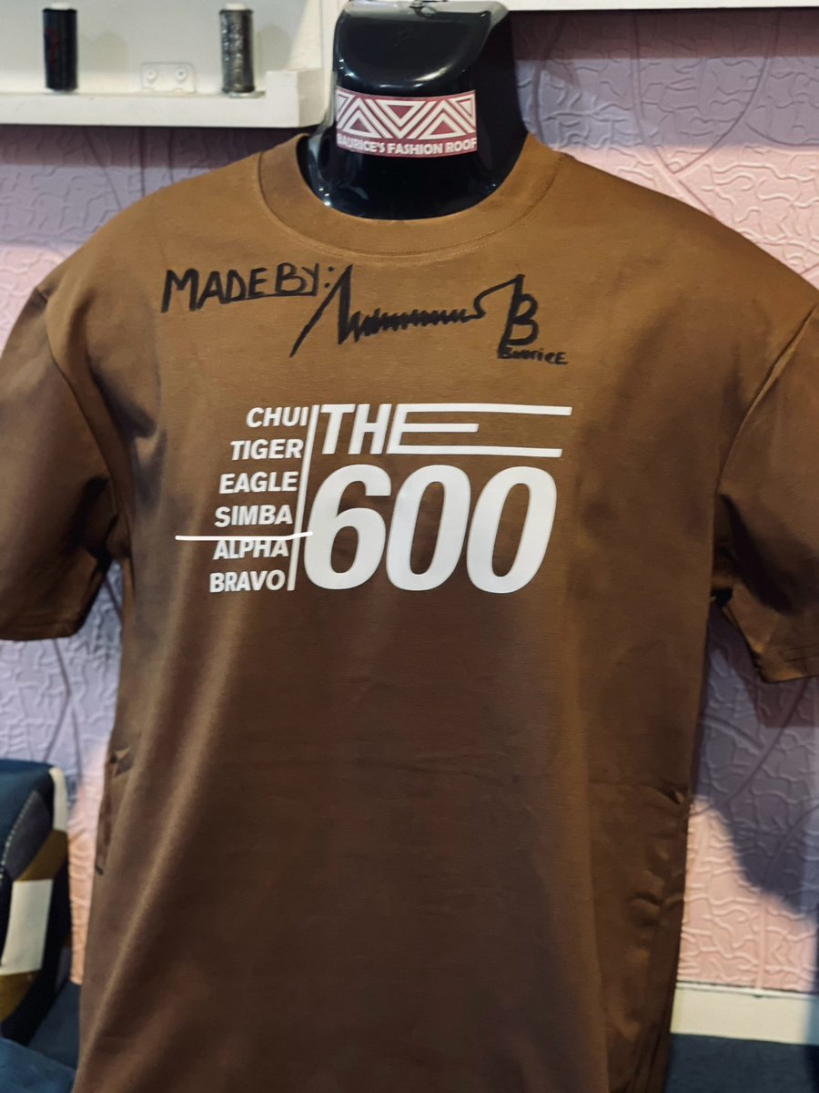 Baurice4Ever's tweet image. Iyi T- Shirt izajya isinywaho ( autograph ✍️) Nabanyabigwi Bacu ….. IYKYK #The600 #BauriceFashion♥️ #VisitOurShowroom #History31 #KigaliRwanda.