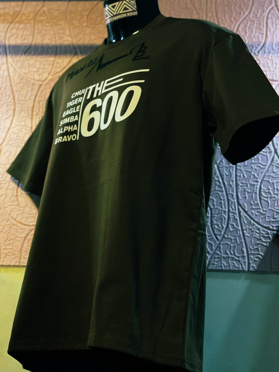Baurice4Ever's tweet image. Iyi T- Shirt izajya isinywaho ( autograph ✍️) Nabanyabigwi Bacu ….. IYKYK #The600 #BauriceFashion♥️ #VisitOurShowroom #History31 #KigaliRwanda.