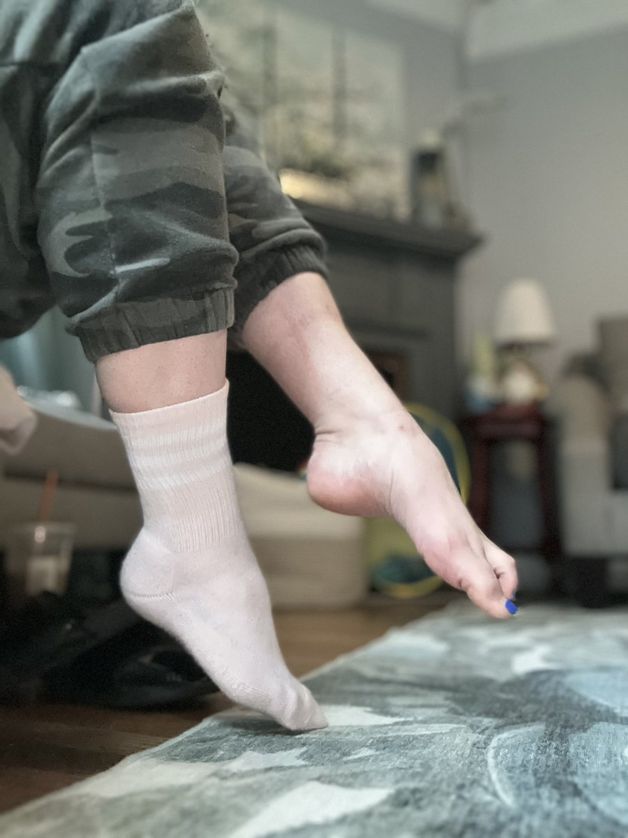 Sock on, or off?  What is your favorite way to take in the seductive scent of your Domme?✨

Findom Footworship