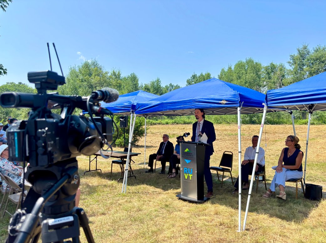 ACCDVermont's tweet image. 🎉 Celebrating the passage of the Community and Housing Infrastructure Program in Fair Haven! CHIP will launch in 2026 with the potential for $2B+ in housing infrastructure investment by 2035.
🔗Learn more: accd.vermont.gov/economic-devel…