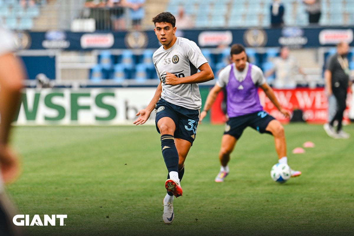 PhilaUnion's tweet photo. Ready to kick it ⚽️

#DOOP | @GiantFoodStores https://t.co/x81NfkVYKi