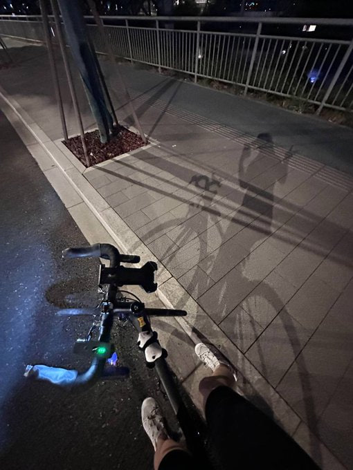 早起的鸟儿有虫吃
听说骑行圈爬山圈都是野战约炮，在河边，在山坡是真的吗
我都没有听过这么刺激的事情
带带我
#舞蹈老师
#晨骑