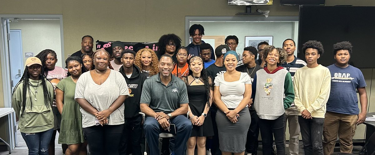 bootsyvegas's tweet image. Thank you sooooo much to the amazing @Wisdommartintv for spending the day @DCDPR Deanwood Radio broadcast program discussing his Media journey & his new book called unconventional wisdom conversations with Legends which is available now. Thank you as always Wisdom we appreciate…
