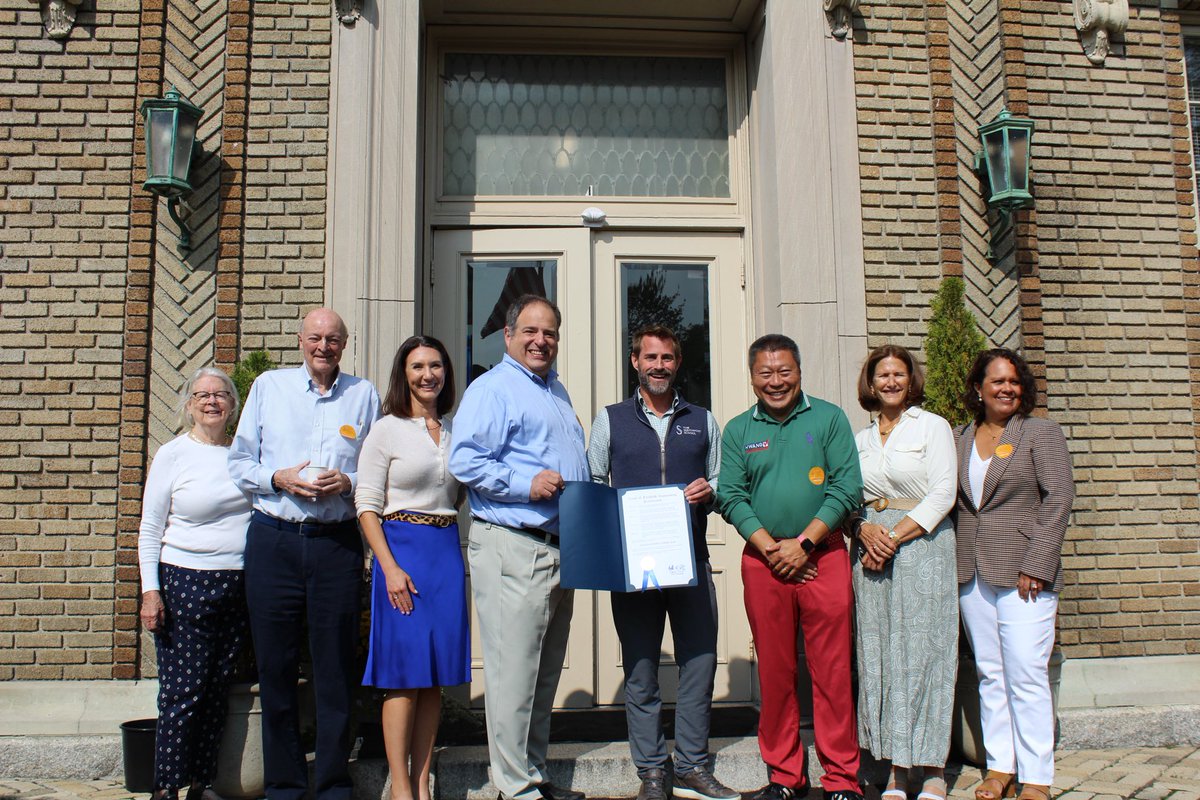 We are sad to hear of Fairfield's First Selectman Bill Gerber's passing. TSS is grateful for his support of our school and students, and his service to our community. We extend our deepest condolences to his family, friends, and colleagues during this time.
