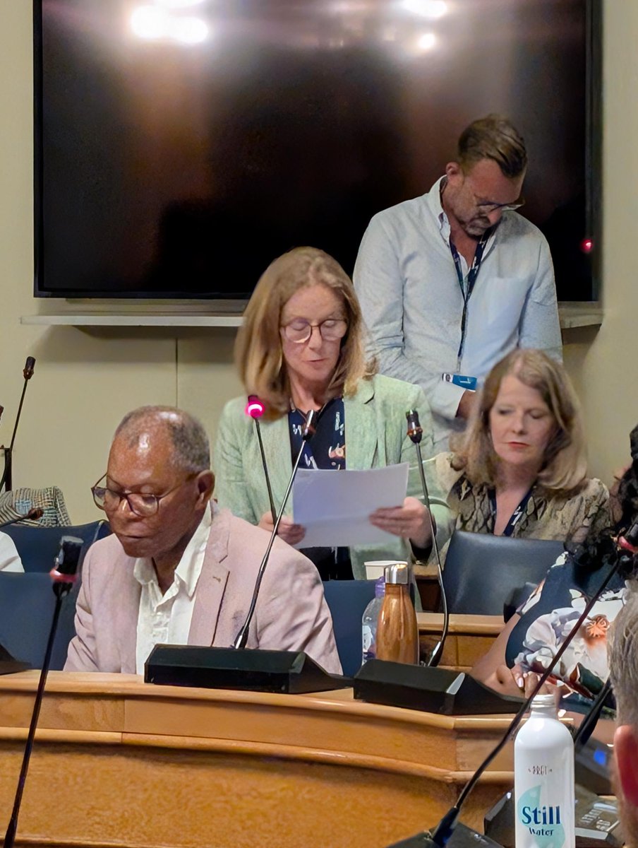 LBLDemocracy's tweet image. Full Council is now debating the @LambethLabour motion on tackling child poverty in Lambeth.
Watch online here:
shorturl.at/PM0KU