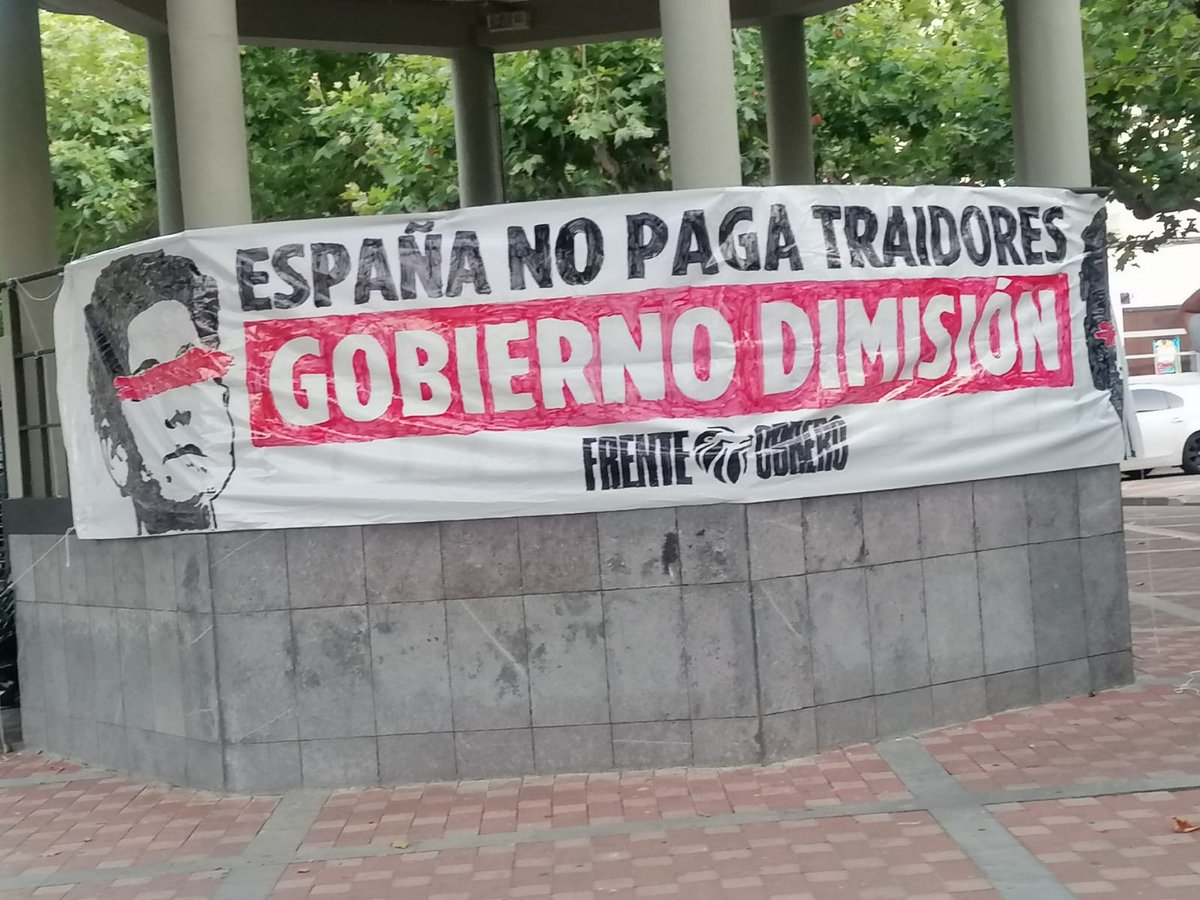 🚨 Desde el PSN-PSOE de Cintruénigo condenamos la colocación de una pancarta con el mensaje “España no paga traidores. Gobierno dimisión”.

La pancarta ha sido colocada por personas ajenas a Cintruénigo 

Defendemos una Cintruénigo libre de odio, donde prime el respeto.