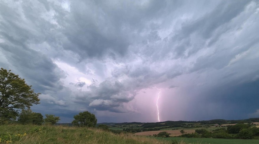 Ampro - AM: On-line l’Atlante Internazionale delle Nubi
meteoprofessionisti.it/am-ampro-on-li…