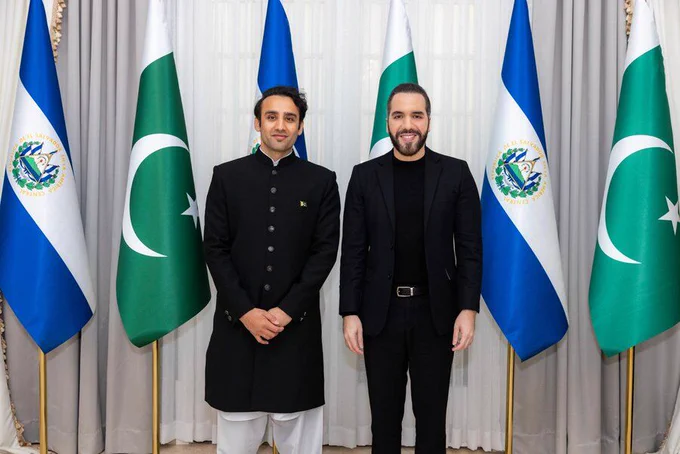 🚨 BREAKING: Il Presidente Bukele incontra il Ministro del Crypto pakistano per discutere di mining di Bitcoin, riserve ed educazione.