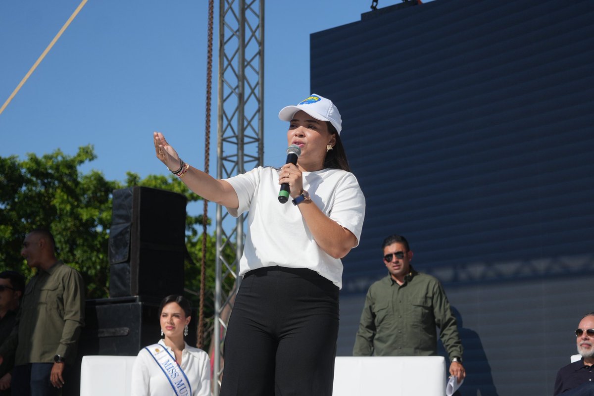 AABenedetti's tweet photo. Luis Miguel Ariza, del municipio de Manatí, e Isabella Bolaño, desde Palmar de Varela, son actuales Consejeros de Juventud y dieron un paso al frente para empezar a cambiar las realidades del Atlántico. Ellos son inspiración para las nuevas generaciones! #GrandesXElección https://t.co/YPJ75r2iQF