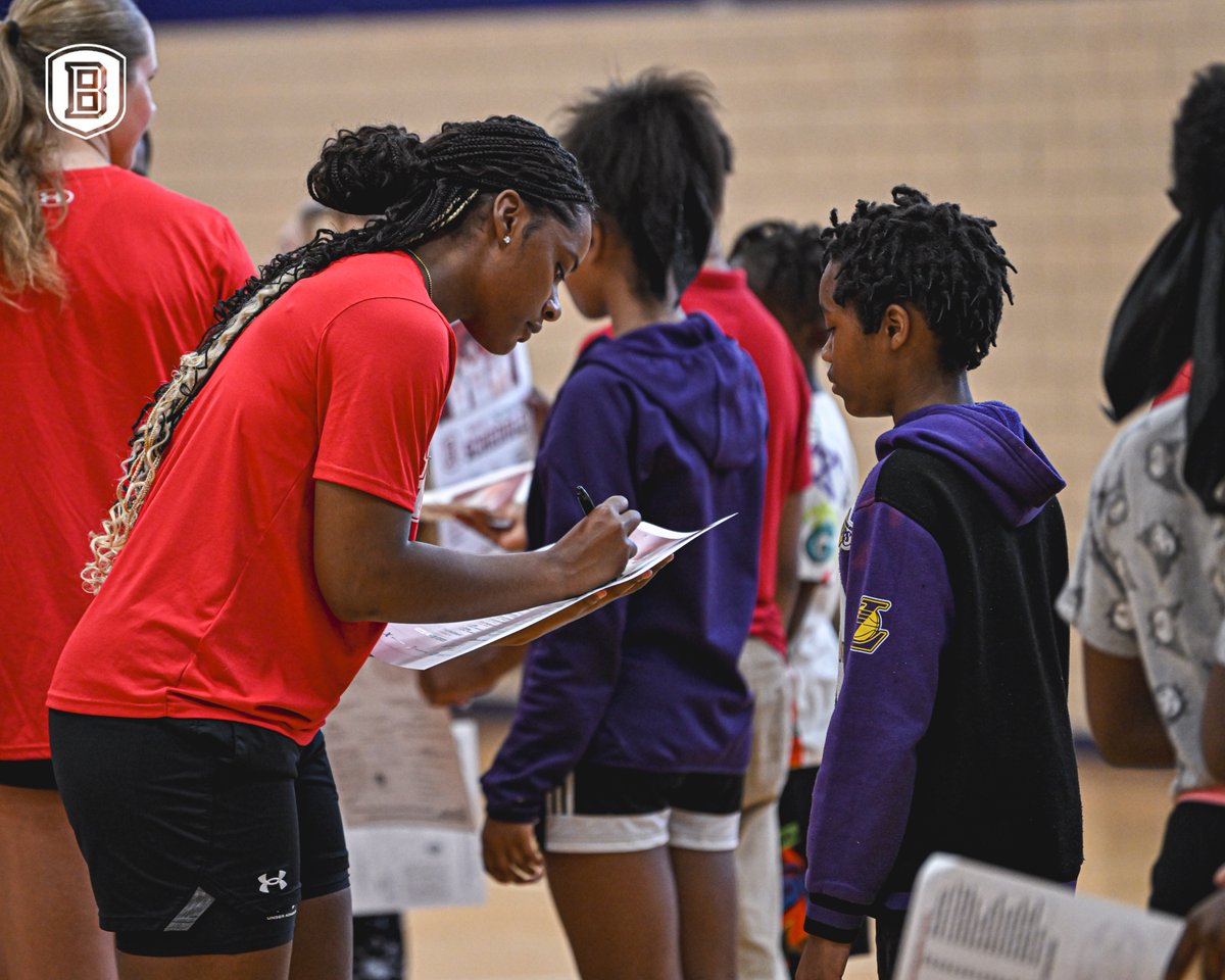 𝙊𝙁𝙁 the court, and 𝙄𝙉 the community🏀💪