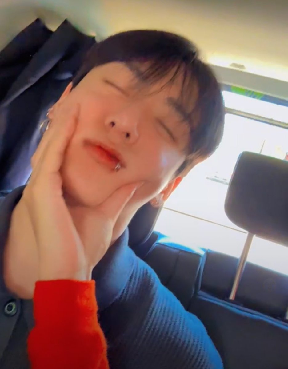 tigertaeetaeee's tweet photo. Jungkooku bebeklemede bana destek oldugun icin tşk cnm https://t.co/LmSmxKtijK