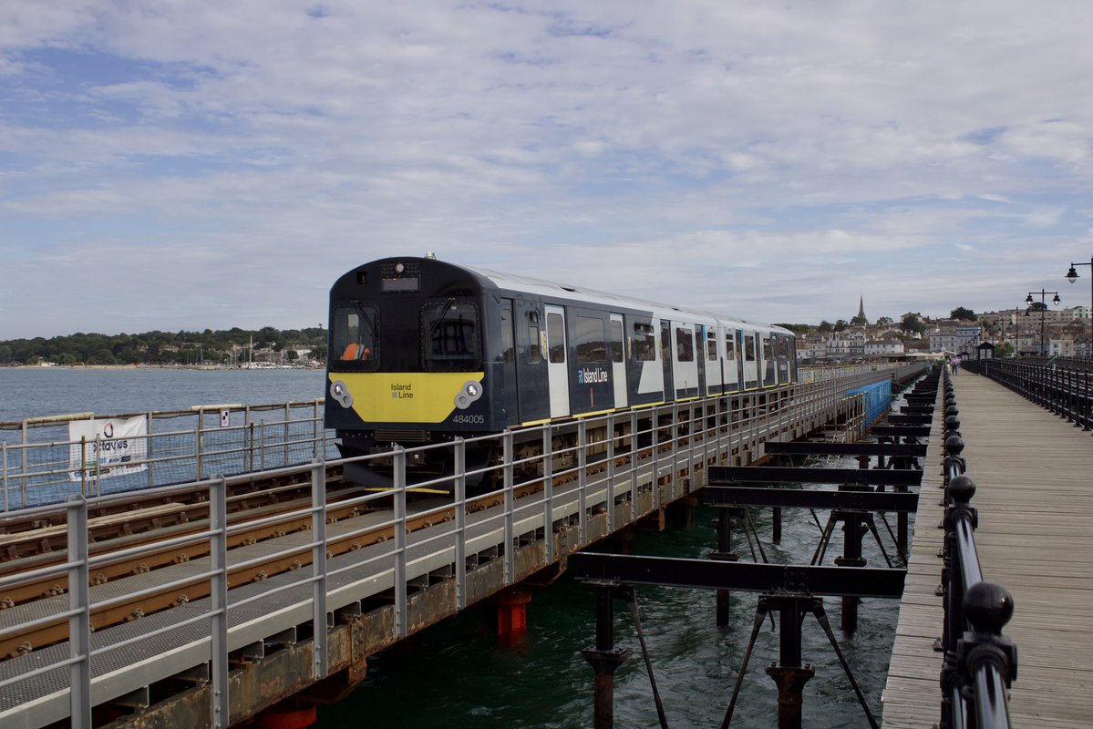 Dominic_Noades's tweet image. For the first time in my life, I visited the Isle of Wight today. A very long day out, but enjoyable.
The Island Line & Isle of Wight is fantastic, I thoroughly enjoyed it and hope to return one day soon.
Some pictures of 484001 & 484005 on the Island Line are seen below! π