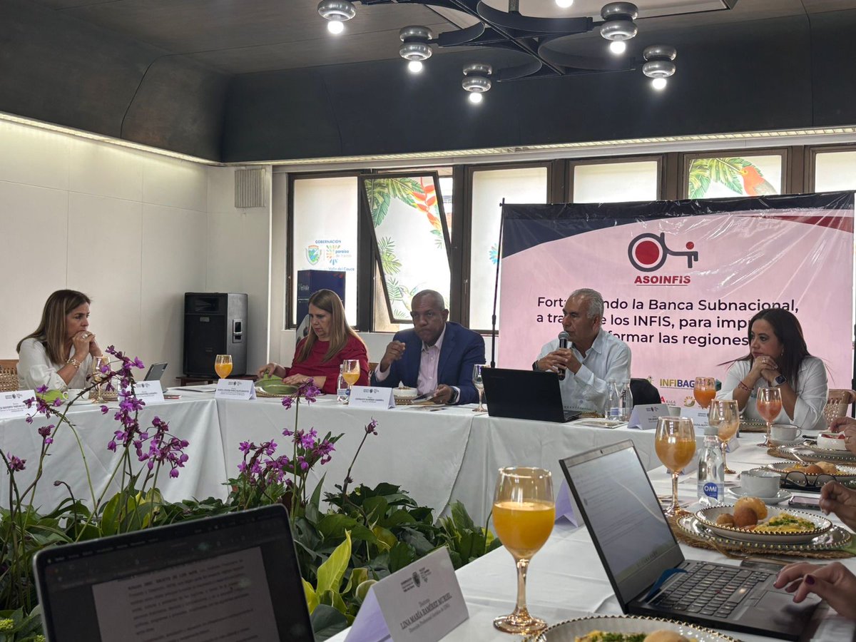 Cali abre la ruta nacional para fortalecer los INFIS
Consejo Ampliado y Conversatorio sobre Proyecto de Ley 195 - 2024 / 16 de julio
“Es el inicio de una ruta que llevaremos a otros departamentos para lograr respaldo y facilitar su aprobación en el Senado” - Giovanny Ramírez