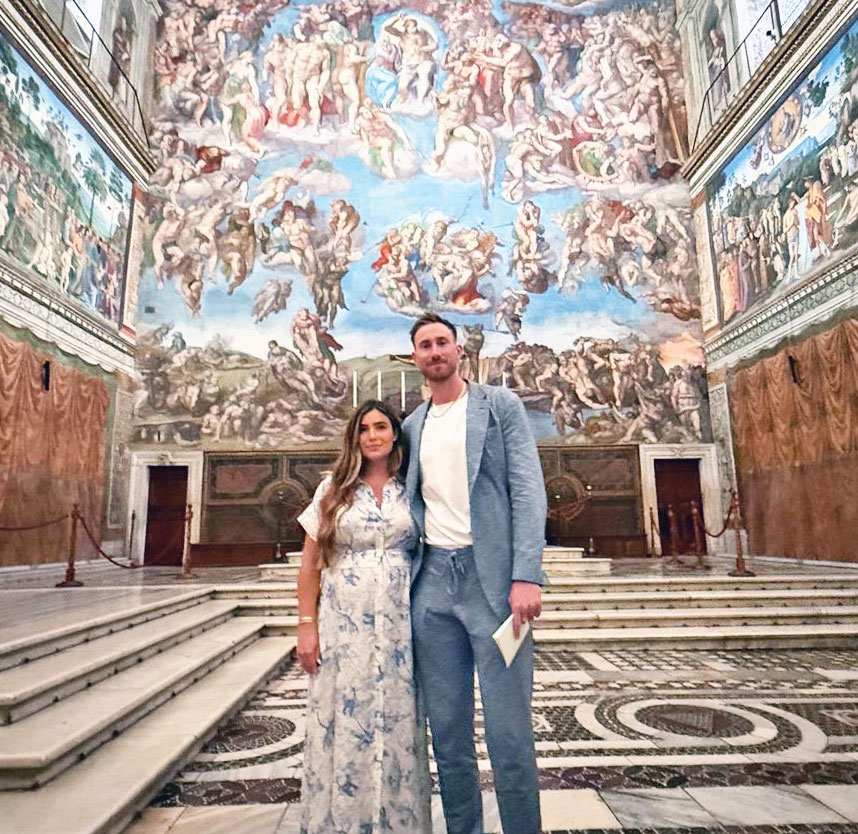 archindy's tweet image. NBA All-Star Gordon Hayward shares how his Catholic faith—and receiving the Eucharist—has transformed his life after retirement. He and wife Robyn even met Pope Leo XIV at the Vatican in June. Read more: archindy.org/criterion/loca…