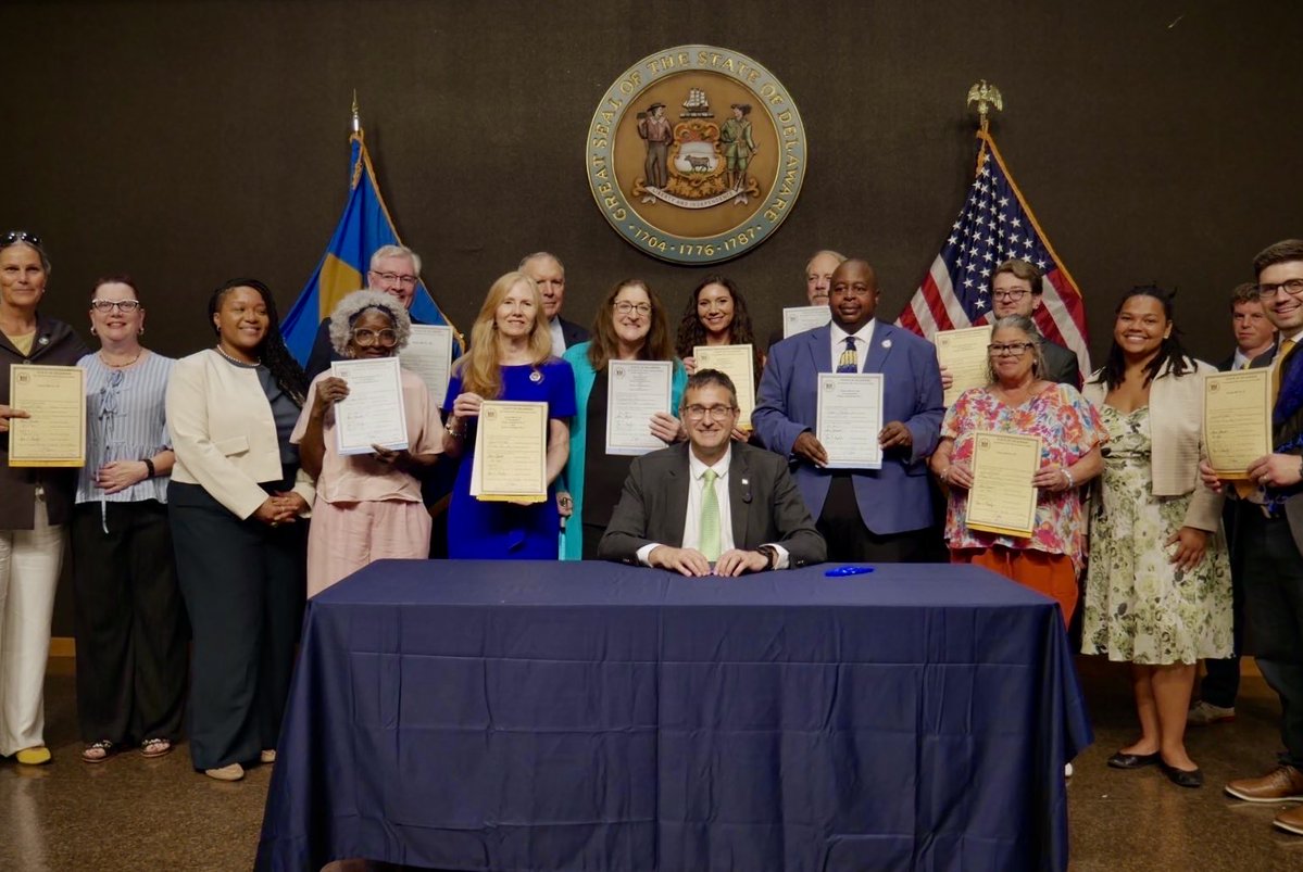 MattMeyerDE's tweet image. Lowering energy costs and protecting our environment aren’t competing goals—they’re shared responsibilities. Today, we’re delivering real relief and real results, signing bills to empower low- and moderate-income families.
We're strengthening utility oversight to curb…