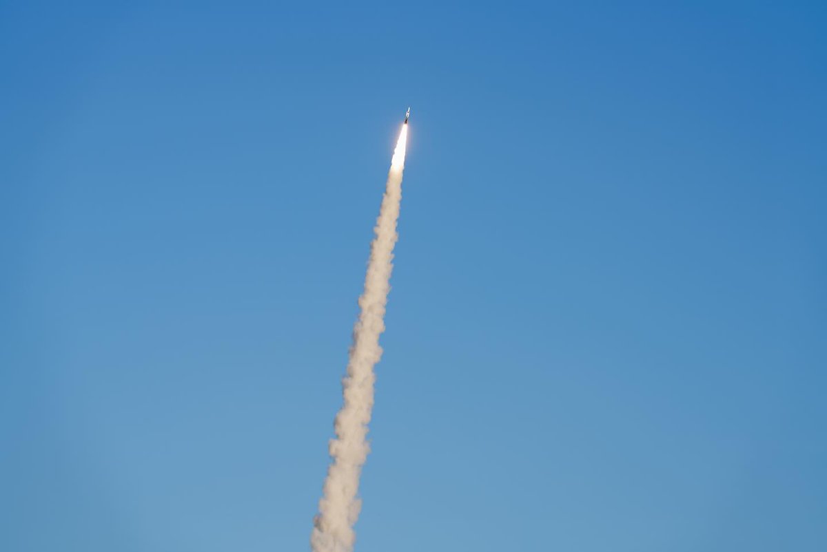 I_Corps's tweet image. First Strike 🌏💥
3rd MDTF hit a maritime target during #TalismanSabre25 making it the first-ever Mid-Range Capability missile fired outside CONUS
I Corps stands in support, integrated, lethal and ready across the @INDOPACOM region
#TalismanSabre25 #TS25 #OperationPathways