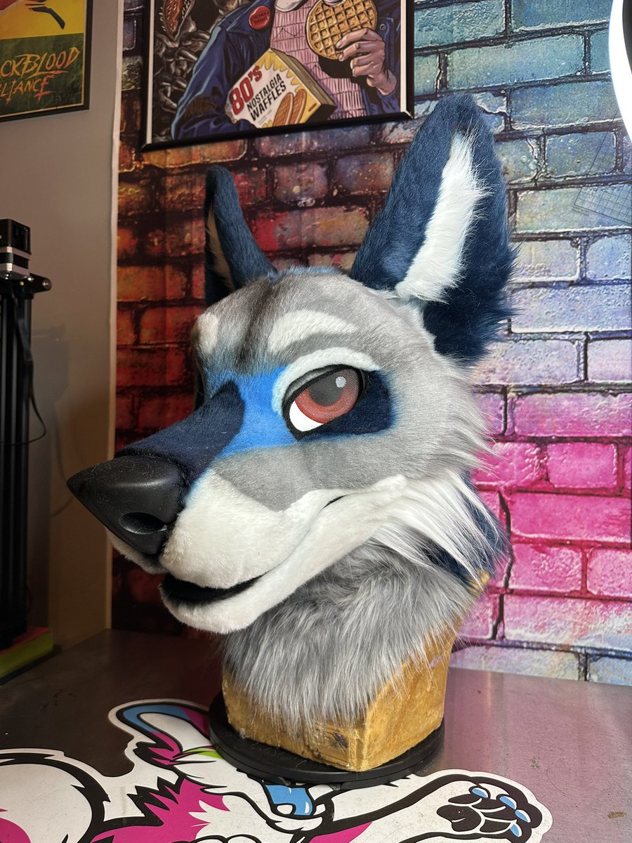 MadeFurYou's tweet image. Its Django Coyote! Coming together nicely! Love the color combo! @Djangoyotefluff