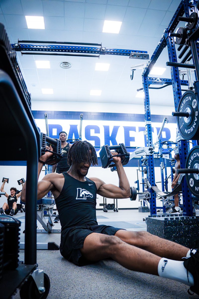 LongwoodMBB's tweet photo. Putting in work as usual 🗣️

#ConsistencyWins https://t.co/1Yk1rR0w6T