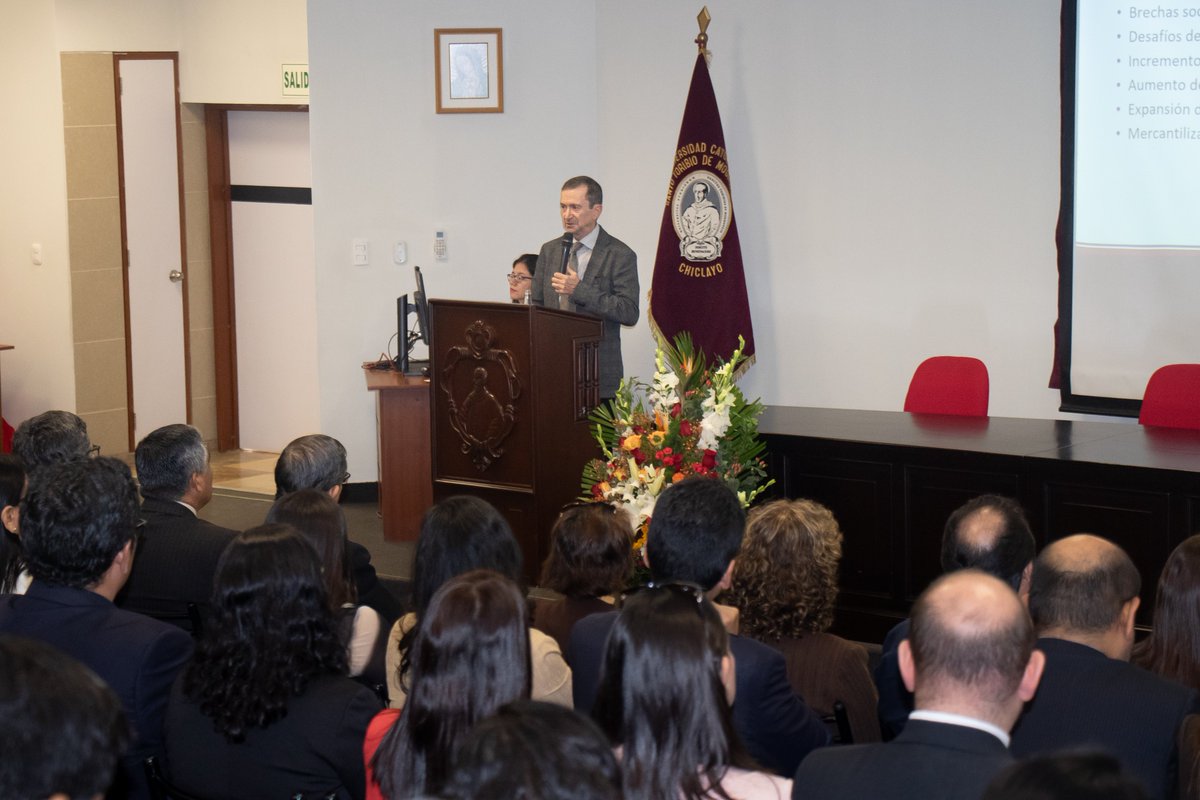Educar es transformar 📚

Gracias <a href="/usatenlinea/">Universidad Católica Santo Toribio de Mogrovejo</a> por invitarme a conmemorar el Día del Docente Universitario con una ponencia en el marco del Pacto Educativo Global del Papa Francisco. Educación con sentido, compromiso y humanidad.
#PactoEducativoGlobal #UTPL #EducaciónQueInspira