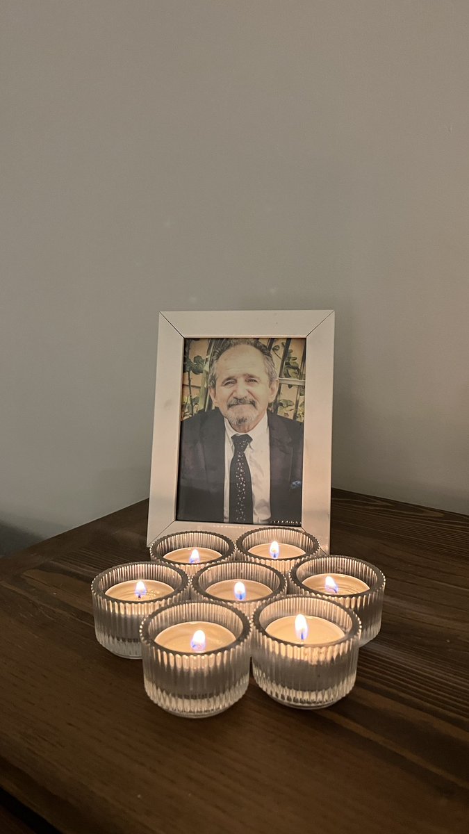pourpezeshk's tweet photo. «از دست دادن، همیشه با تغییری در ما همراه است؛ تغییری که گاهی تا آخر عمر با ما می‌ماند.» https://t.co/ytstKGn9Q8