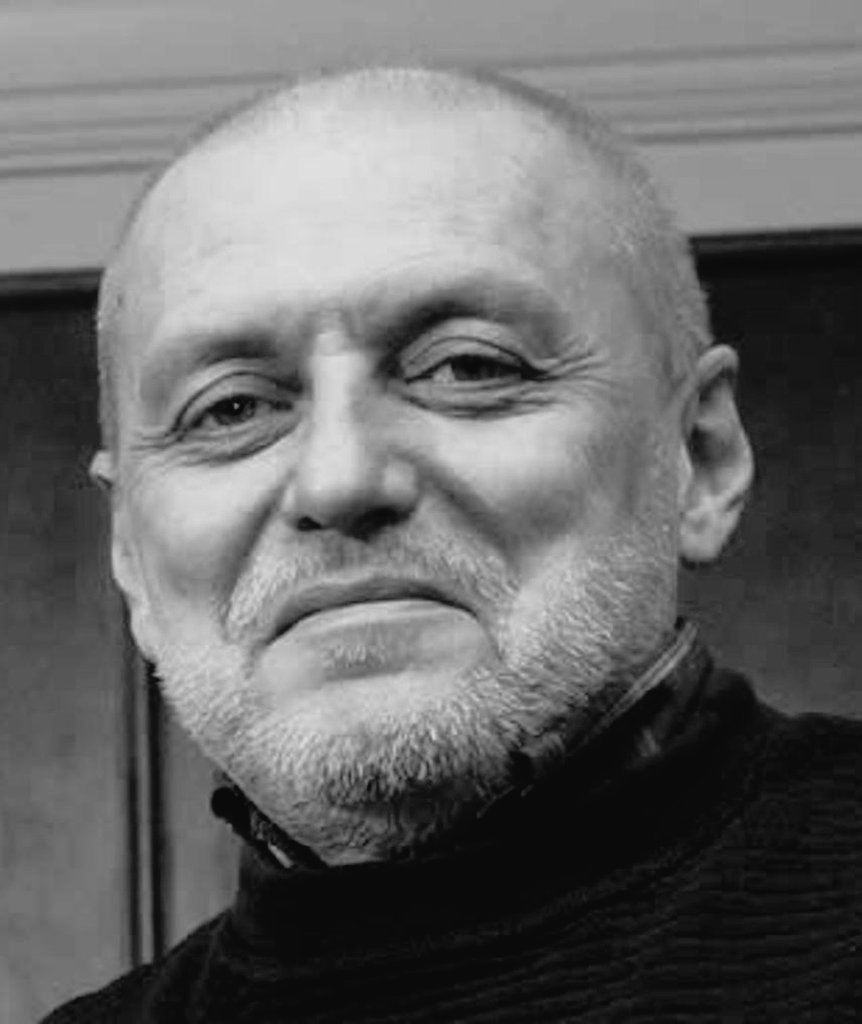 Preminuo je Čedomir Petrović (76), glumac, sin Miodraga Petrovića Čkalje i jedan od poslednjih autentičnih glasova građanske Srbije. Bilo je zadovoljstvo čitati njegove kolumne u Danasu. Zbogom, dobri čoveče i izvini što nisi dočekao da vidiš slobodu...