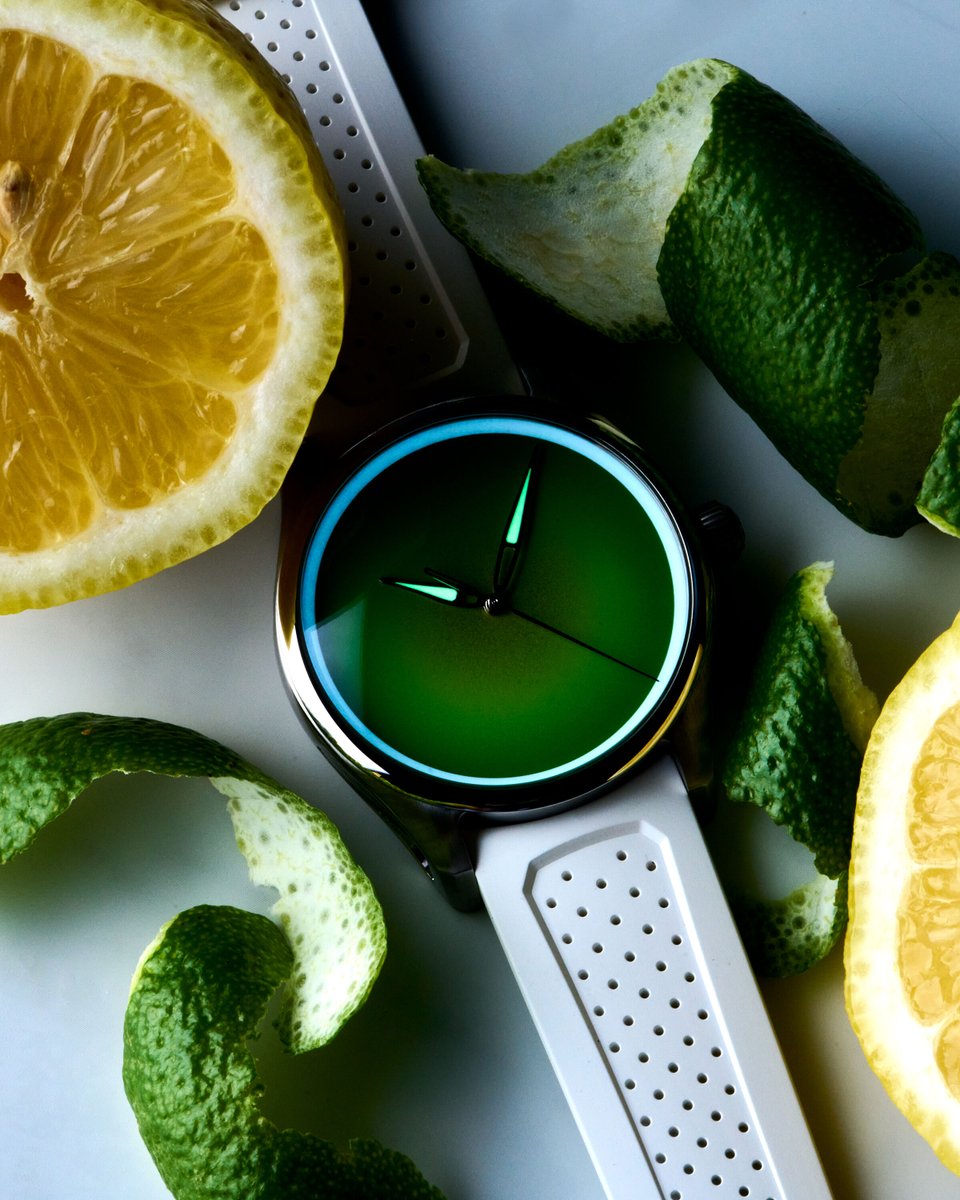 EuropeanWatchCo's tweet image. ☀️ When your watch hits harder than a summer spritz.

The H. Moser &amp;amp; Cie. Pioneer Concept “Citrus” isn’t just a burst of color - it’s pure summer energy!

No logo. No markers. Just an electric lime-green gradient that looks like it was squeezed fresh and poured over one of the…