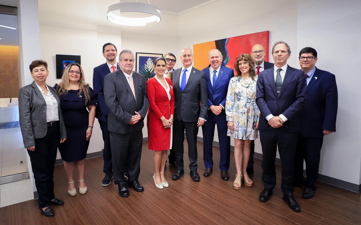 MilenaMayorga's tweet image. Este día me reuní con el congresista estadounidense Mario Díaz Balart @MarioDB, Presidente del Subcomité de Apropiaciones para Seguridad Nacional Departamento de Estado y Programas Relacionados, de la Cámara de Representantes, junto a embajadores iberoamericanos.
Hablamos…
