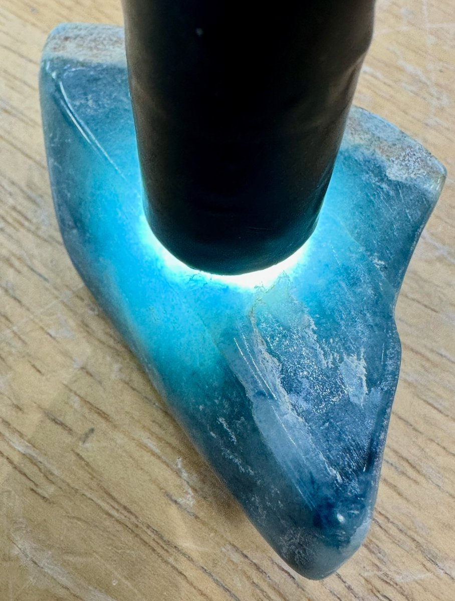 今日のヒスイは、 暑い夏は青翡翠で涼しく、 『コン沢の青翡翠🟦』です