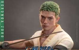sandman_AP's tweet image. Recently, the actor who plays Zoro in Netflix’s One Piece said on TV he visits Oda’s house **every 2 weeks**. In Oda’s studio, there’s a super rare 1.5m Whitebeard figure (only 50 in the world). Oda asked if he wanted it. He said yes—and Oda gave it to him.🔥