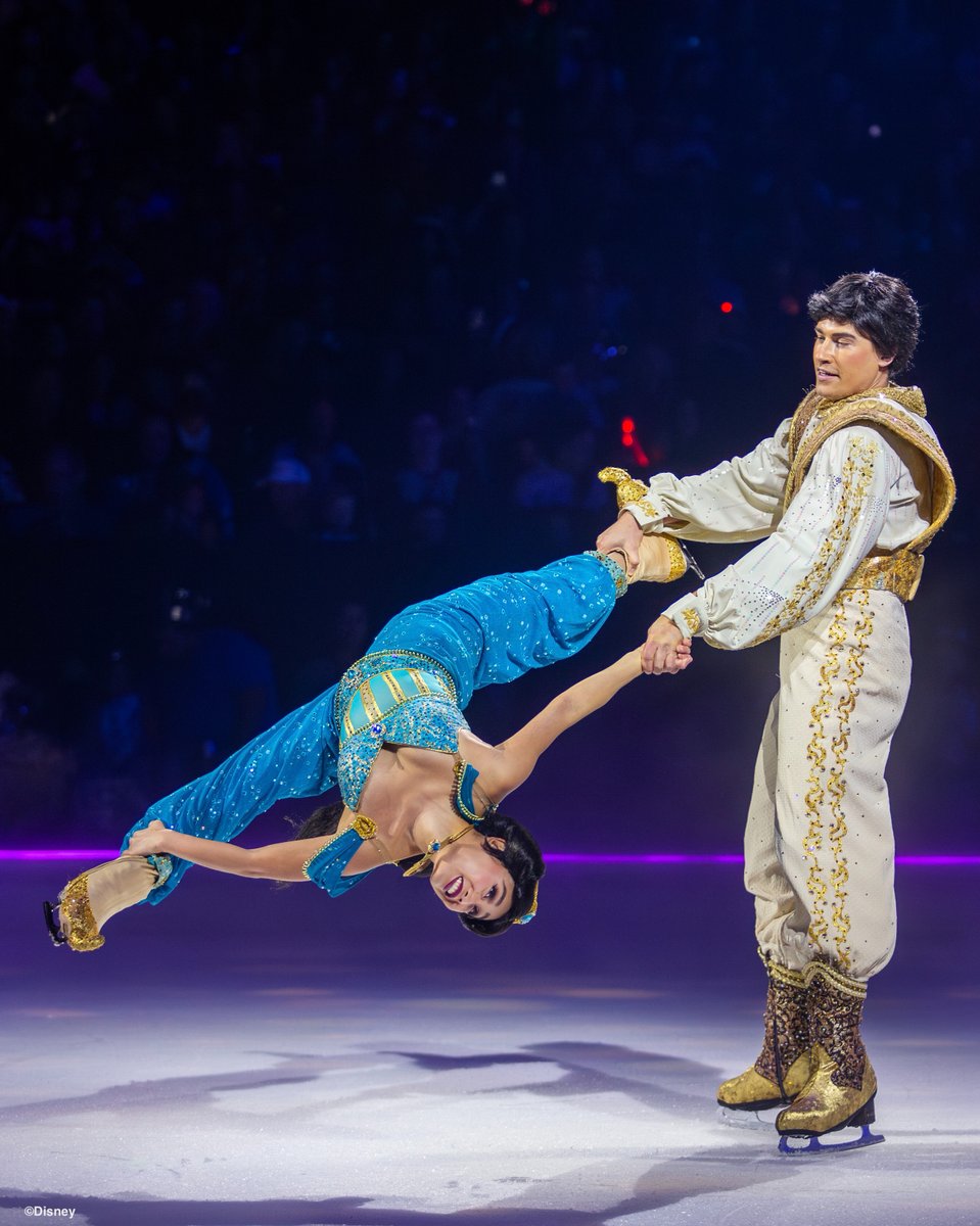 JPDisneyOnIce's tweet image. ⛸️銀盤の芸術⛸️
会場が酔いしれる、#アラジン と #ジャスミン による美しいペアスケーティング💐
時間を忘れるほどロマンチックな「ホール・ニュー・ワールド」をぜひお楽しみください❗️
いよいよ7/19より東京公演開幕✨