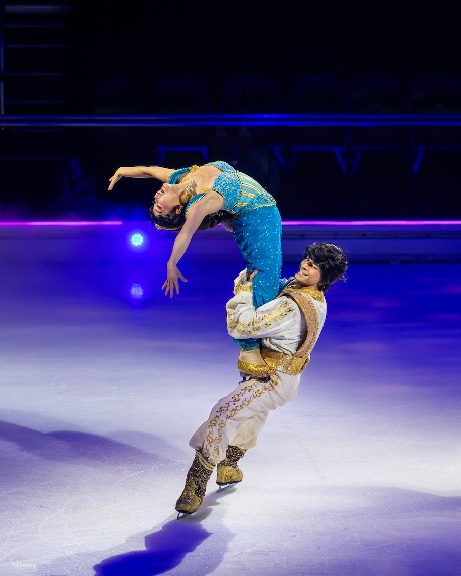 JPDisneyOnIce's tweet image. ⛸️銀盤の芸術⛸️
会場が酔いしれる、#アラジン と #ジャスミン による美しいペアスケーティング💐
時間を忘れるほどロマンチックな「ホール・ニュー・ワールド」をぜひお楽しみください❗️
いよいよ7/19より東京公演開幕✨