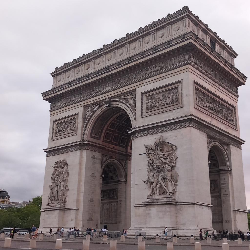 agsbLanguages's tweet photo. @AgsbParis2025
Brought our students to the Arc de Triomphe. They were awestruck, curious, and deeply respectfu, one did ask if Napoleon lit the eternal flame of the Tomb of the Unknown Soldier... Proud teachers nonetheless. π«π·π #FieldTripWin #FutureHistorians https://t.co/0wQgUiYUue