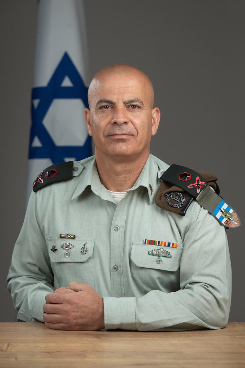 drhamidahmadi's tweet image. چرا اسرائیل در حمایت از دروزی ها سوریه رو می کوبه ؟
صرف نظر از موقعیت جغرافیایی شون که نزدیک مرز اسرائیل هستند، از زمان تاسیس اسرائیل دروزی ها وفادارترین اعراب به اسرائیل بودن . موقعیت های اجتماعی و نظامی بالایی هم دارن
مثلا ژنرال غسان علیان
ژنرال عماد فارس