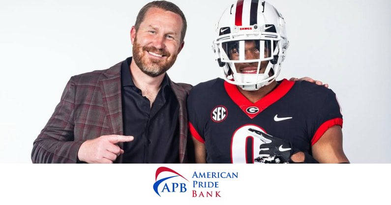 DawgsHQ's tweet image. 🚨Breaking: Georgia lands 4⭐️LB Nick Abrams. #GoDawgs
News: on3.com/teams/georgia-…
He breaks down how Glenn Schumann helped him land with Georgia: on3.com/teams/georgia-…