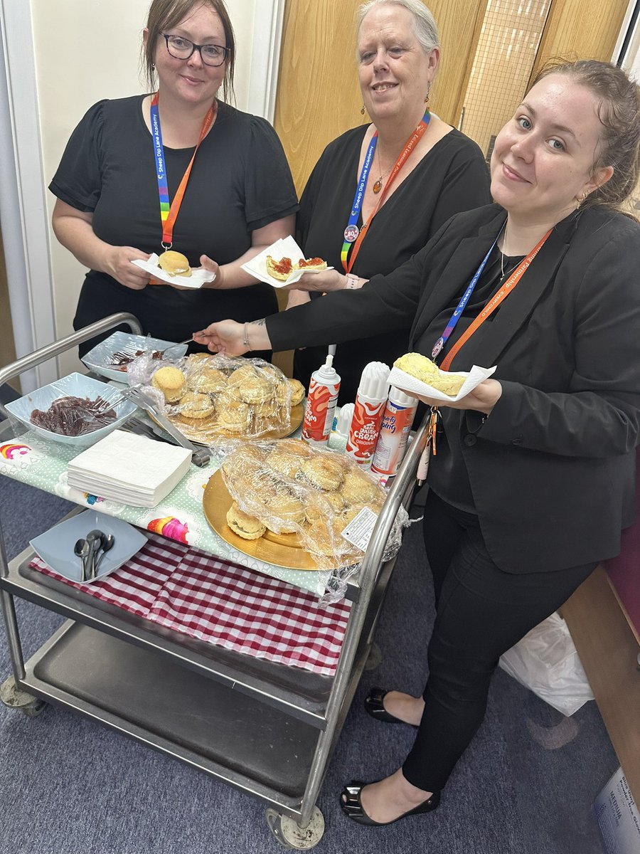 Sdlp6B's tweet image. Staff loved their scones today . A little treat to get us all through the last three days . What a year ⭐️@SDLPrimary @ExceedLP