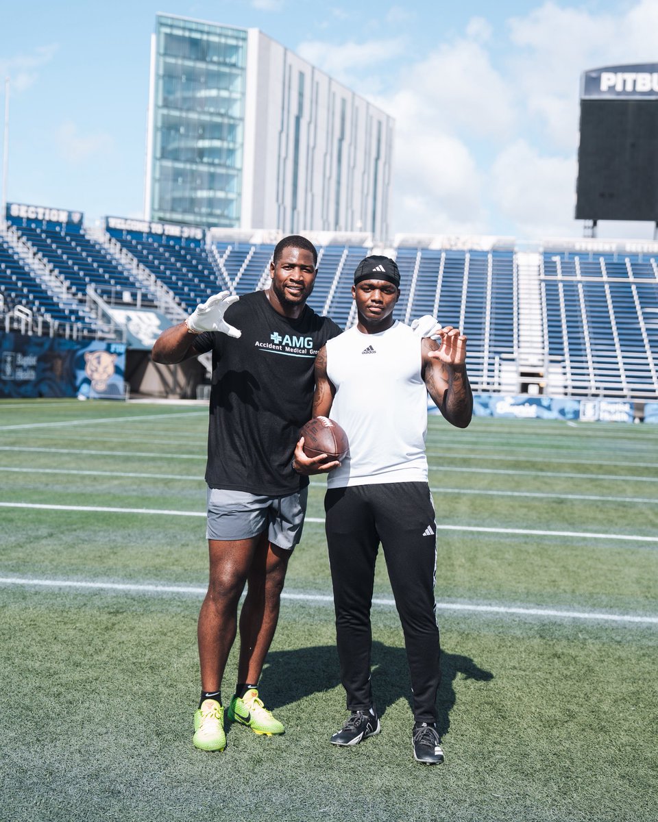 Our guy <a href="/Easymoney_81/">Jonnu Smith</a> putting some work in at the crib with <a href="/LyghtzO/">Keyone Jenkins</a> 🐾🔥