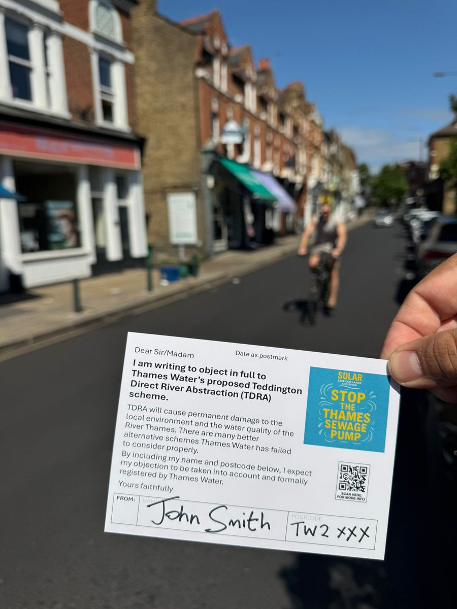 Hats off to <a href="/wizbates/">Liz Bates</a> and <a href="/SkyNews/">Sky News</a> camera for keeping up with @Thameswater's #NEDonTheRun

#StopTheThamesSewagePump